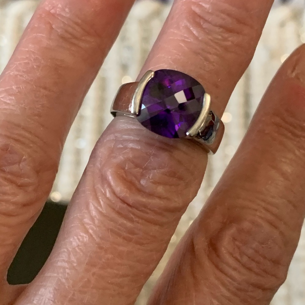 gorgeous purple amethyst ring